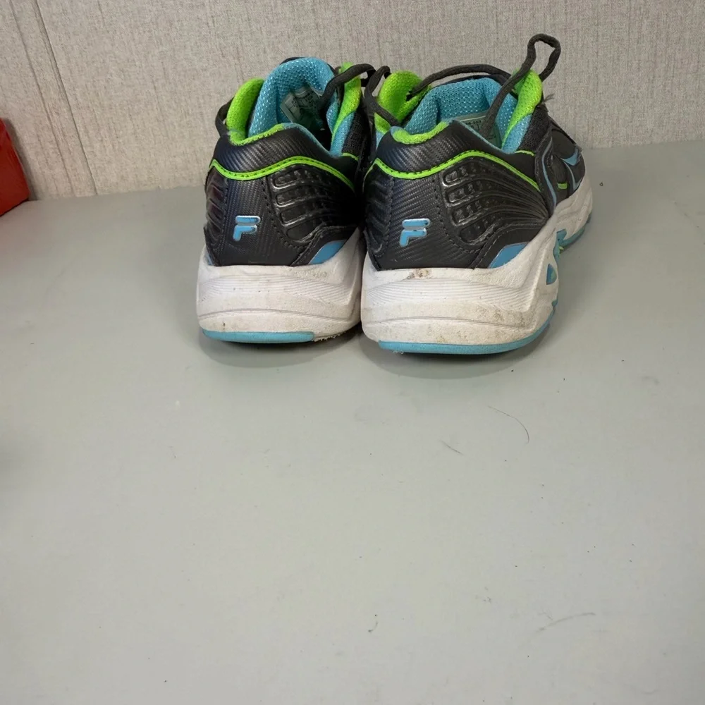 Fila Windshift Women’s Sneakers. Size‎ 9